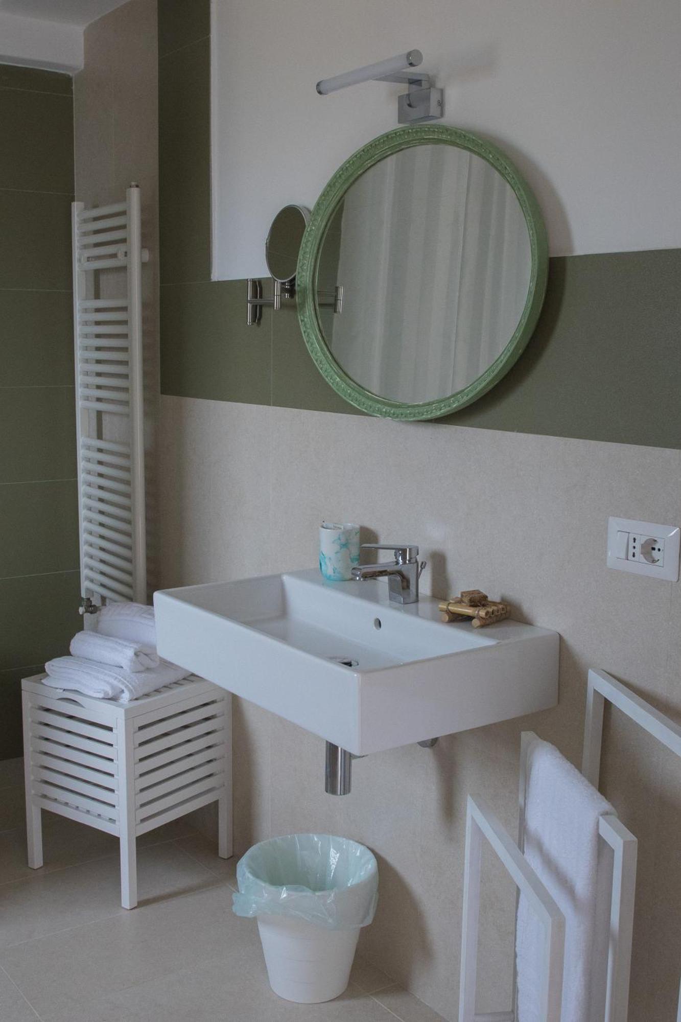 Ych-Le Grotte Di Sileno Bed & Breakfast Castellaneta Room photo